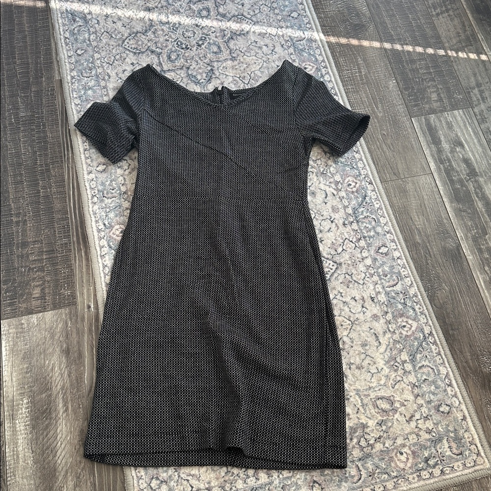 Banana republic gray dress with back zip (SIZE 6P)